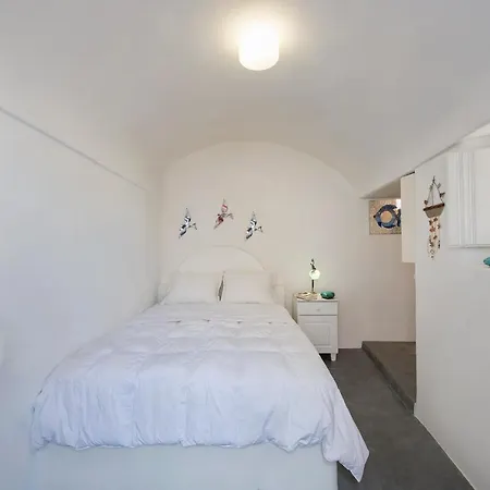 White Cave Private Casa de Férias Pýrgos