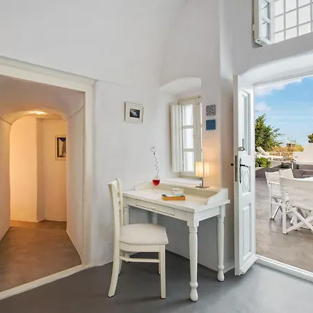 White Cave Private * Pírgosz