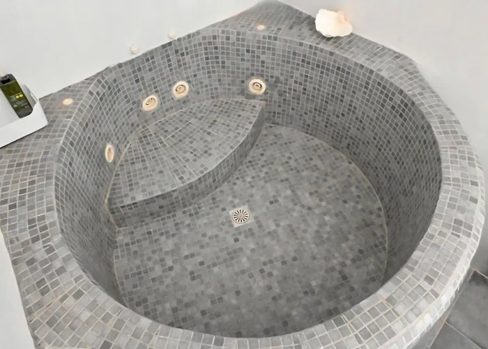 White Cave Private Pyrgos Kallistis