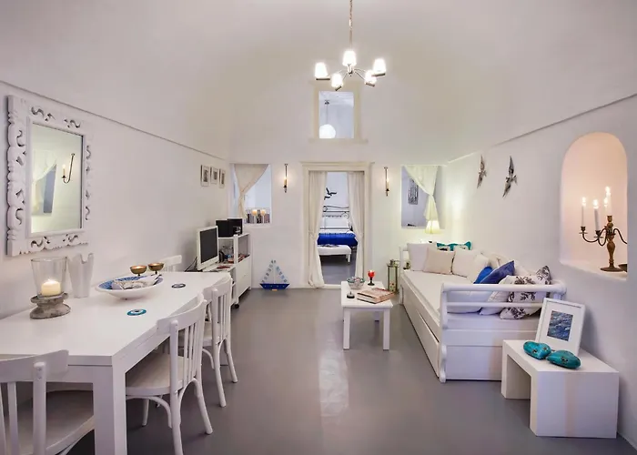 Holiday home White Cave Private Pyrgos Kallistis